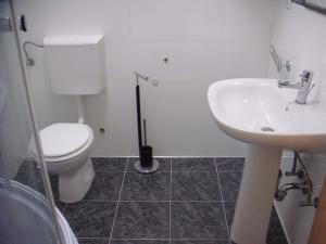 Koupelna v ubytování Apartment in Povlja with sea view, terrace, air conditioning, WiFi 3419-2