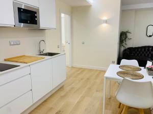 Kuchnia lub aneks kuchenny w obiekcie Alameda Lofts Pontevedra