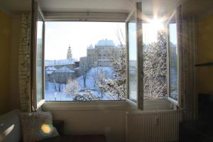 The best CASTLE VIEW-bus station, parking, center v zimě