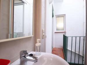 A bathroom at Loft Algavira Még 32 kép
