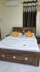 Postel nebo postele na pokoji v ubytování Private Fully Furnished Room in Kalyani Nagar