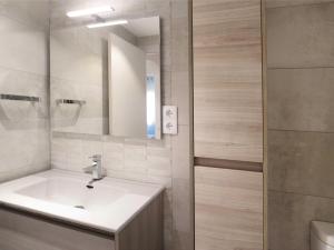 Kúpeľňa v ubytovaní QUINTA SANT POL Apto 6 pax a 50 metros mar E29047