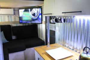 Imagen de la galería de Ndlovu Tiny Home Dinokeng, en Klipdrift