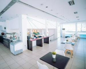 Köök või kööginurk majutusasutuses Filoxenia Hotel Zakynthos