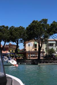 Afbeelding uit fotogalerij van Albergo Trattoria Fioravante in Peschiera del Garda