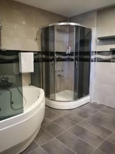 Et badeværelse på modern house in perfect location