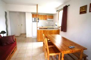 Η κουζίνα ή μικρή κουζίνα στο Le Hameau des Sources by Ateya