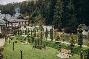 Vonkajšia záhrada v ubytovaní Hotel Vedmezhyi Dvir