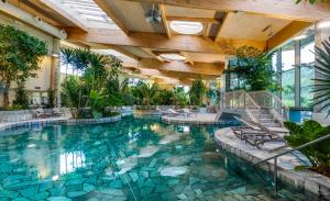 Bazén v ubytování Terhills Resort by Center Parcs nebo v jeho okolí