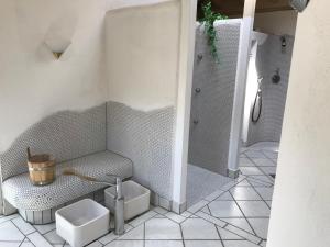 Posezení v ubytování 5 Sterne FeWo Allgäuer Alm mit Schwimmbad und Sauna