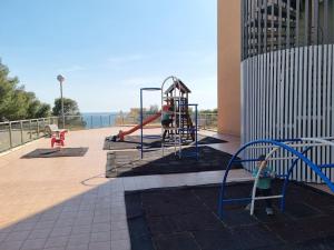 Herní místnost nebo prostor pro děti v ubytování Precioso apartamento con vistas al mar con piscina