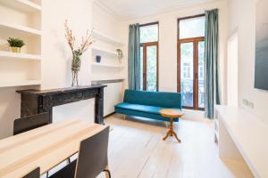 Χώρος καθιστικού στο National Street Residence