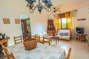 Et tv og/eller underholdning på LITORAL COSTA DORADA - EL BOSQUE Only families