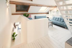 Χώρος καθιστικού στο National Street Residence