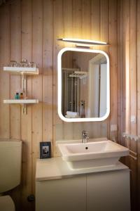 Typ C "Pamir" -Fjordhaus- tesisinde bir banyo