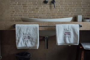 A bathroom at Prime Alture Wine Resort