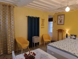 Afbeelding uit fotogalerij van Chez Gibus in Grandcamp-Maisy +2 foto's