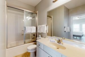 Ένα μπάνιο στο Horningsholm by Meyer Vacation Rentals +37 φωτογραφίες