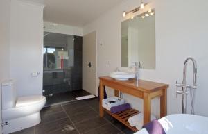 Tongariro Suites tesisinde bir banyo