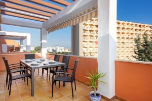 Balkon lub taras w obiekcie Cozy penthouse in Torremolinos by Costarentals - Ref 09