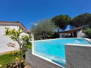 Bazén v ubytovaní Holiday Home Omer by Interhome alebo v jeho blízkosti