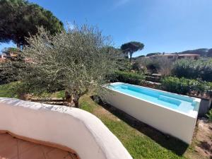 Bazén v ubytovaní Holiday Home Omer by Interhome alebo v jeho blízkosti