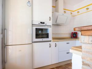 Kuchnia lub aneks kuchenny w obiekcie Holiday Home Rocio by Interhome