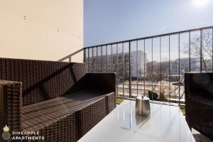 En balkon eller terrasse på PINEAPPLE APARTMENTS - Zwinger II - 70qm - 1x free parking + 9 billeder