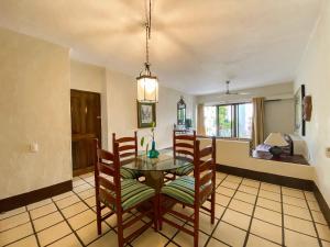 Posezení v ubytování Puerto de Luna Pet Friendly and Family Suites