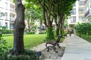 Κήπος έξω από το Amanta Hotel & Residence Ratchada