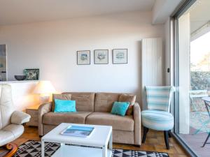 Posedenie v ubytovaní Apartment Le Parc de La Ronceray-5 by Interhome + 15 fotografií