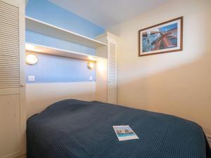 Łóżko lub łóżka w pokoju w obiekcie Apartment Bleu Marine-10 by Interhome