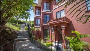 Aed väljaspool majutusasutust Bougainvillea 1101 Luxury Apartment - Reserva Conchal