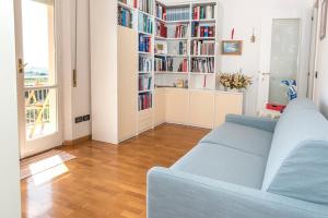 A seating area at S300 - Sirolo, trilocale vicino al centro con vista mare