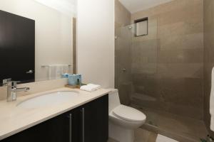 Bagno di Roble Sabana 304 Luxury Apartment - Reserva Conchal