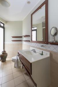 Vannituba majutusasutuses Bougainvillea 5306 Luxury Apartment - Reserva Conchal