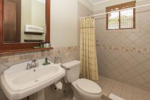 Vannituba majutusasutuses Bougainvillea 5306 Luxury Apartment - Reserva Conchal