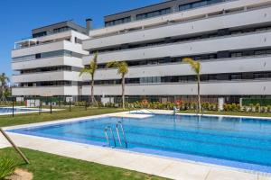 Bazén v ubytování Beachclose apartment with pool in Torremolinos by Costarentals - Ref 173 nebo v jeho okolí