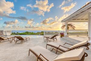 Un balcón o terraza en Villa Mer Soleil