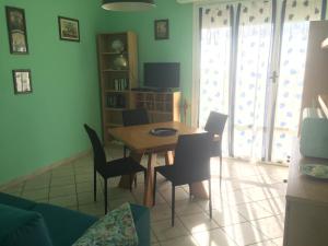 A seating area at Vacanze a Finale Ligure