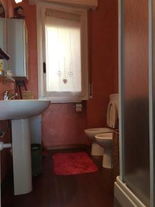 A bathroom at Vacanze a Finale Ligure