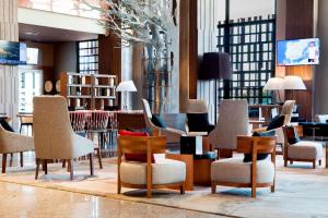 A seating area at Madrid Marriott Auditorium Hotel & Conference Center