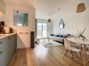 Kuchyň nebo kuchyňský kout v ubytování Maison cosy au calme parking privé inclus + 3 fotografie