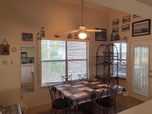 伊莎贝尔港Heron's Sea Cottage with view of Space X and just minutes from South Padre Island的相册照片