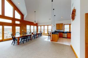 Imagen de la galería de Whispering Sands #7-B, en Buxton