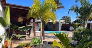 Bazén v ubytovaní Casa Chic Lanzarote alebo v jeho blízkosti
