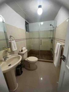 A bathroom at Residencial joyas d’ luxe lll