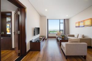 TV in/ali zabaviščno središče v nastanitvi Minh Toan Galaxy Hotel