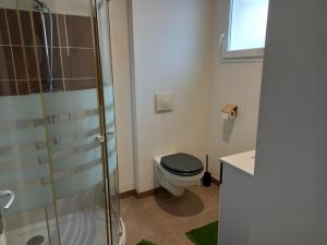 Kúpeľňa v ubytovaní Maison BELIZO, familiale ,calme et reposante.