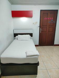 Foto dalla galleria di Hotel Riverside Manado a Manado Altre 5 foto